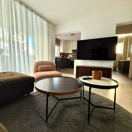 Blue Edge Makenzy Apartment Larnaca