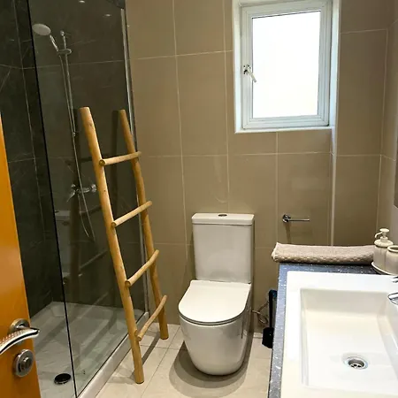 Blue Edge Makenzy * Larnaca